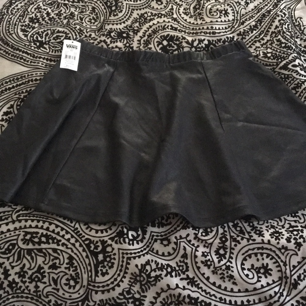 NWT VANS SKIRT